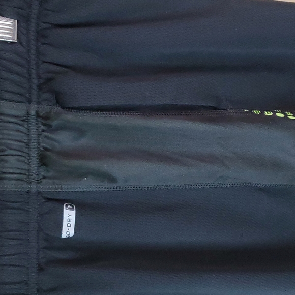 Old Navy Active wear black and green shorts - Picture 5 of 8